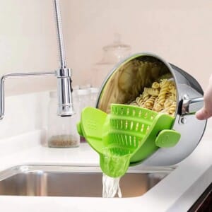 Clip-On Food Strainer | مصفاة طعام تُثبت بالمشبك